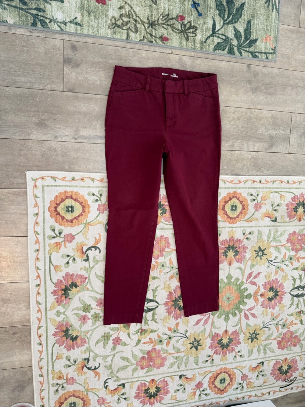 Old Navy Women's Burgundy Wine High Rise Pixie Ankle Pants Size 8
Beautiful Old - Picture 8 of 15